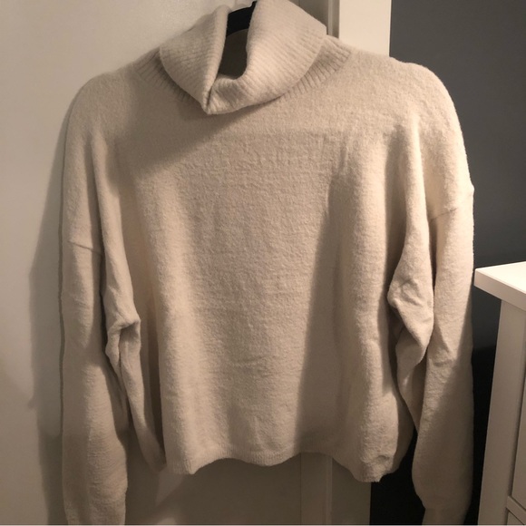 Wilfred Free Hush Knit Cropped Turtleneck - Picture 8 of 10